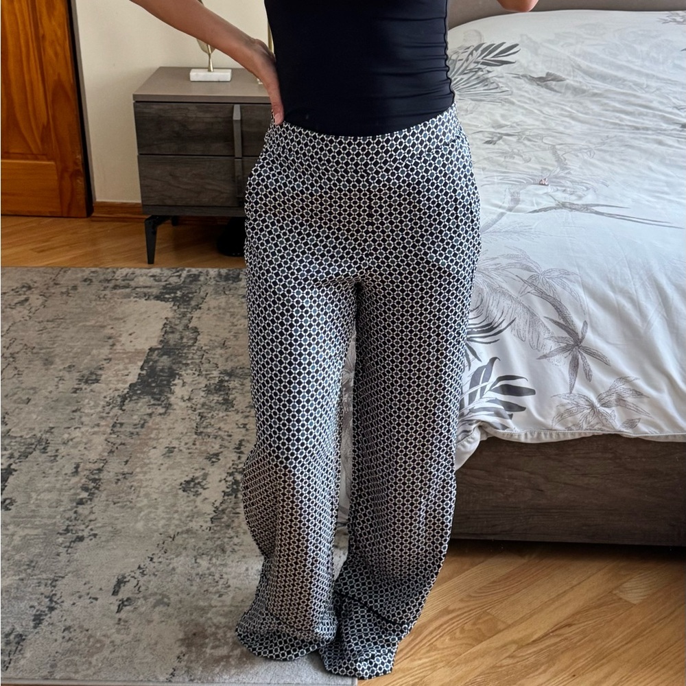 Zara Black and White Geometric Wide Leg Pants size extra small